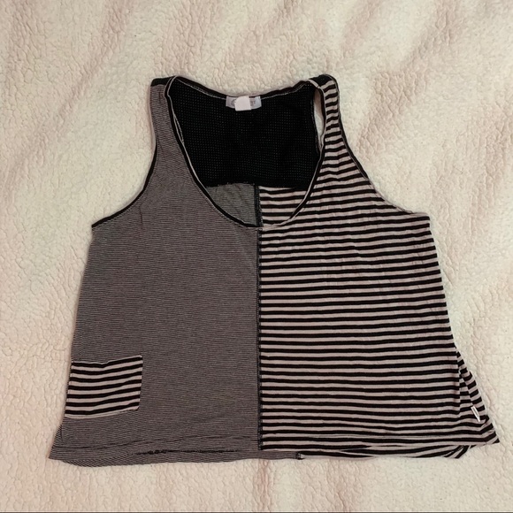 💲STRIPPED TANK W/ POCKET - Picture 1 of 3